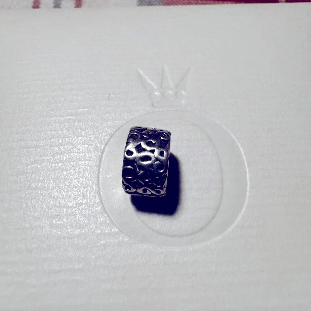 Authentic PANDORA SILVER SWIRL SERPENTINE CLIP CHARM - Picture 1 of 3